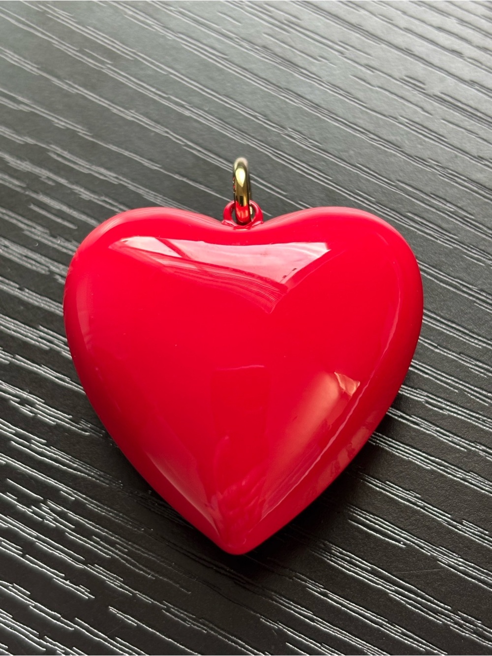 NWOT Roxanne assoulin  big puffy heart pendant